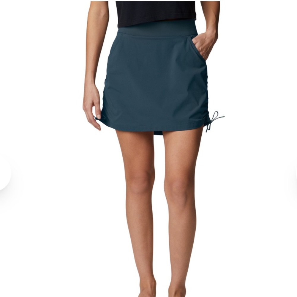 Columbia Women’s All Season Teal (blue/green) Ruched Skort